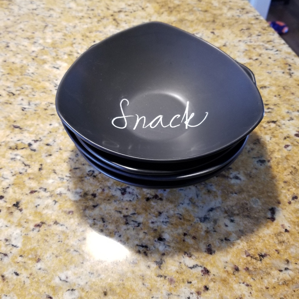 Set of 4  glass 'snack' bowls